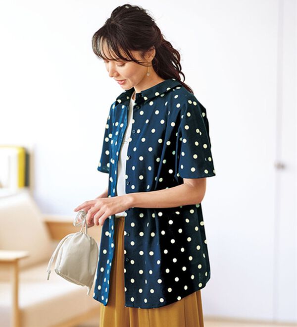 BELLUNA（ベルーナ）の「ちび衿デザイン大人顔ドットブラウス（ブラウス）」｜ネイビー系