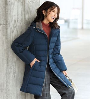 BELLUNA（ベルーナ）の「細見え！フレンチダウン使いダブルステッチロング丈コート（ロングコート）」｜ネイビー