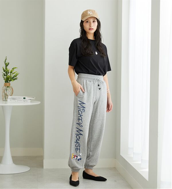 BELLUNA（ベルーナ）の「＜Ｄｉｓｎｅｙ＞【ミッキー】裾ゴム入り裏毛スウェットパンツ（その他パンツ）」｜詳細画像