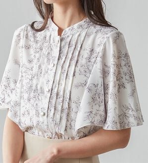 RANAN（ラナン）の「【新色追加】ひんやり！ピンタックフレアー袖ブラウス（ブラウス）」｜ホワイト(花柄)