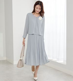 BELLUNA（ベルーナ）の「＜セレモニースタイル＞プリーツデザインワンピ―ス（フォーマルワンピース）」｜サックス