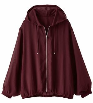 BELLUNA（ベルーナ）の「柔らかシアー素材フード付ブルゾン（ブルゾン）」｜ワイン