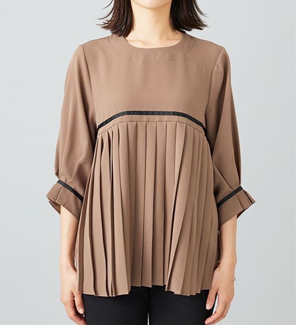BELLUNA（ベルーナ）の「【Ｌａｇｒｉｌｕａ】配色ライン使いタックデザインブラウス（ブラウス）」｜詳細画像