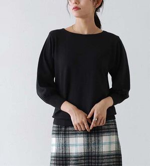 Pierrot（ピエロ）の「【選べるネック】シルクタッチバルーンニット（ニット・セーター）」｜ブラック