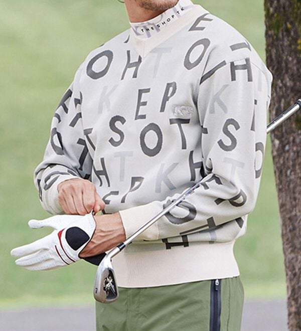 「＜ザ　ショップ　ティーケー＞軽量ストレッチＶネックロゴセーター（メンズシャツ）」｜詳細画像