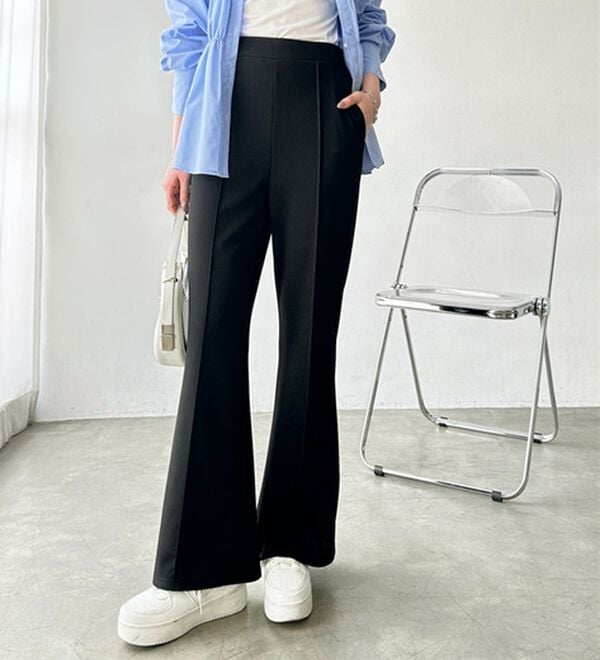 GeeRA（ジーラ）の「センターラインセミフレアカットパンツ（フルレングスパンツ）」｜詳細画像