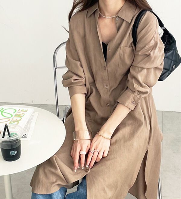 GeeRA（ジーラ）の「スリット入りロングシャツワンピース（シャツワンピース）」｜【リネン調】モカ