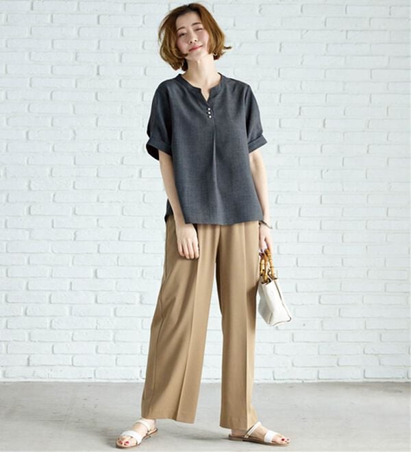 BELLUNA（ベルーナ）の「麻調合繊パール付タックデザインブラウス（ブラウス）」｜詳細画像