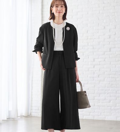 Viola e Viola（ヴィオラ エ ヴィオラ）の「洗える！多機能２点セットアップ＜Ｍ～５Ｌ＞（パンツスーツ）」