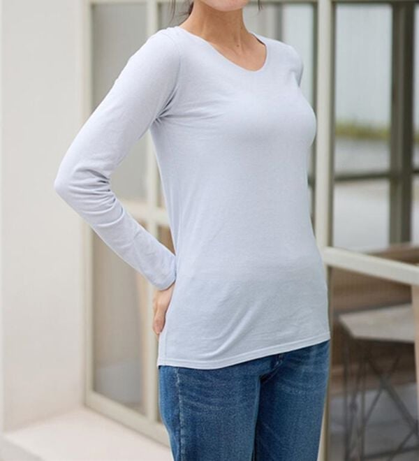 LAVIENNE（ラヴィエンヌ）の「【選べる襟！】綿１００％吸湿発熱あったかインナー（肌着・インナーウェア）」｜詳細画像