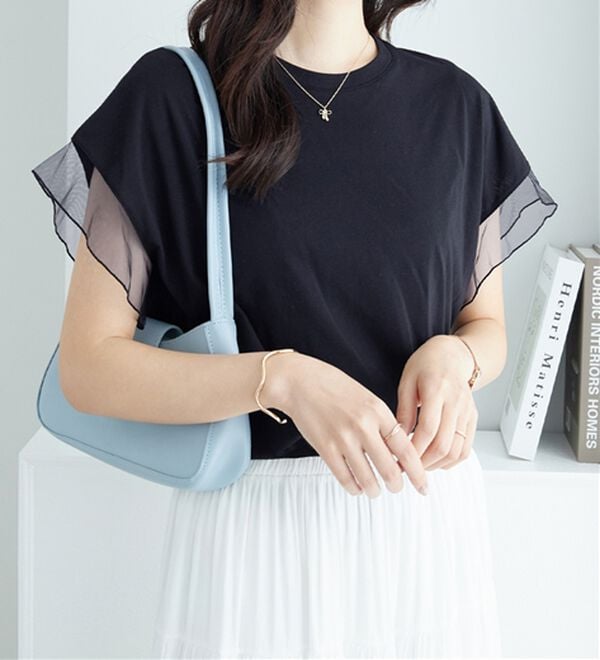 alotta（アロッタ）の「１枚でこなれ感！袖チュールデザイン綿混Ｔシャツ（Tシャツ）」｜詳細画像