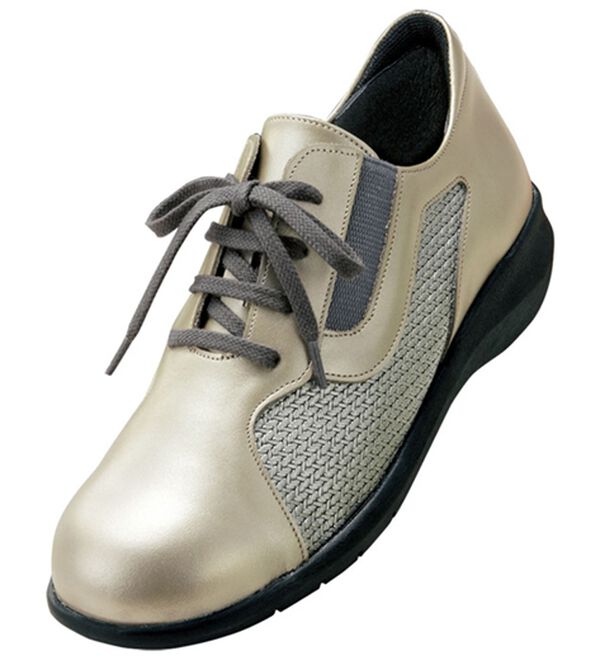 BELLUNA（ベルーナ）の「４Ｅ牛革滑りにくい軽量シューズ（スニーカー）」｜ガンメタリック