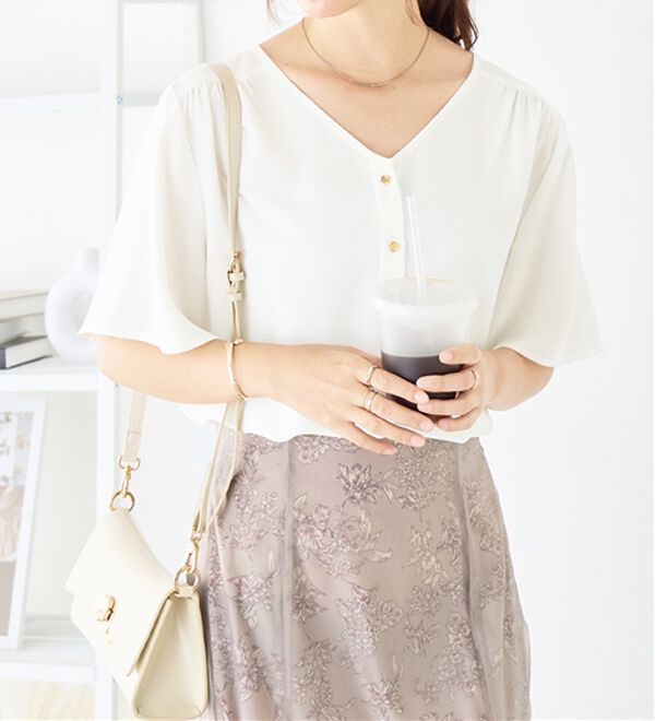 alotta（アロッタ）の「【接触冷感】ひんやり前後２ＷＡＹフレアー袖ブラウス（ブラウス）」｜詳細画像