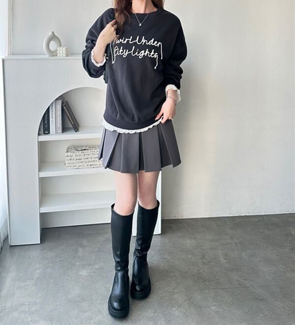 GeeRA（ジーラ）の「コードロゴ刺繍オーバーサイズ裏起毛スウェット（トレーナー・スウェット）」｜詳細画像