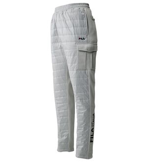 「＜フィラ＞ハイブリッドダウンカーゴパンツ（メンズフルレングスパンツ）」｜ライトグレー