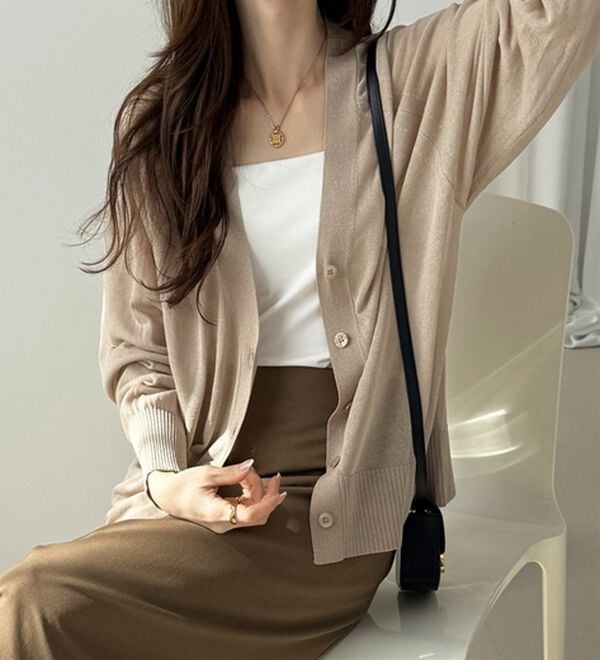 GeeRA（ジーラ）の「接触冷感！Ｖネックカーディガン（ニットカーディガン）」｜詳細画像