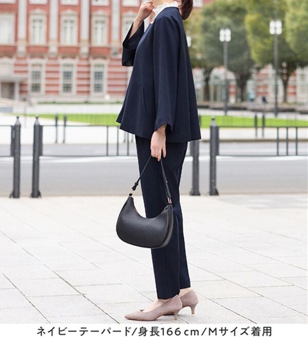 Viola e Viola（ヴィオラ エ ヴィオラ）の「【選べるボトムス】２点セット洗える！テントラインジャケットスーツ（パンツスーツ）」｜詳細画像