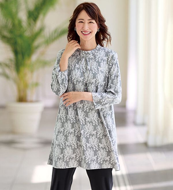 BELLUNA（ベルーナ）の「花柄ジャカード素材トッパーアンサンブル（チュニック）」｜詳細画像