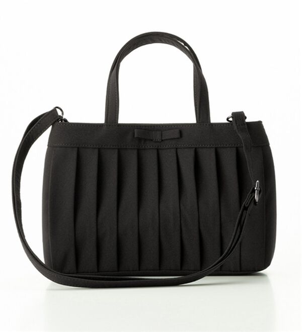 Viola e Viola（ヴィオラ エ ヴィオラ）の「プリーツデザイン２ＷＡＹフォーマルバック（ハンドバッグ）」｜ブラック