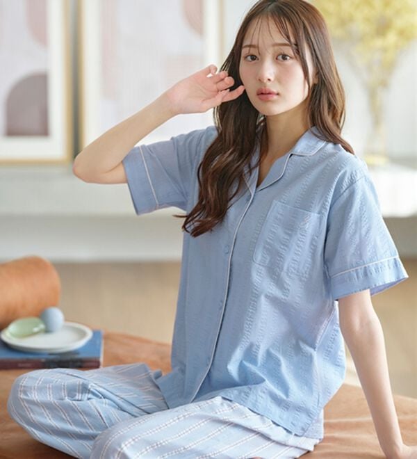 YU'NOW（ユナウ）の「【半袖＋ロングパンツ】綿１００％サッカーシャツパジャマ（パジャマ・ルームウェア）」｜ブルー