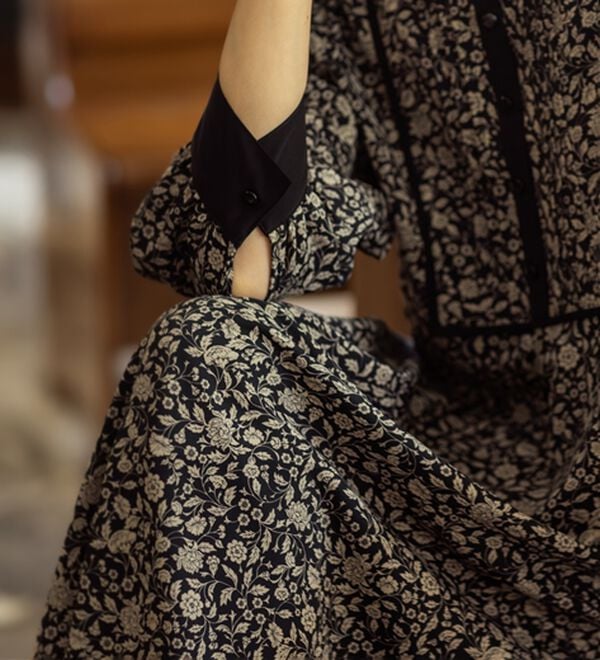 BELLUNA（ベルーナ）の「ビンテージ柄ピンタック使いワンピース（その他ワンピース）」｜詳細画像