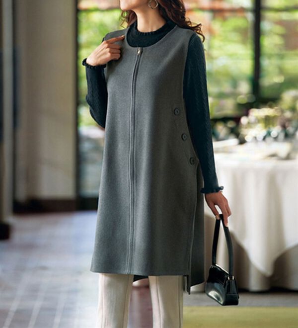 BELLUNA（ベルーナ）の「スエード調裾スリットパンツ（フルレングスパンツ）」｜詳細画像