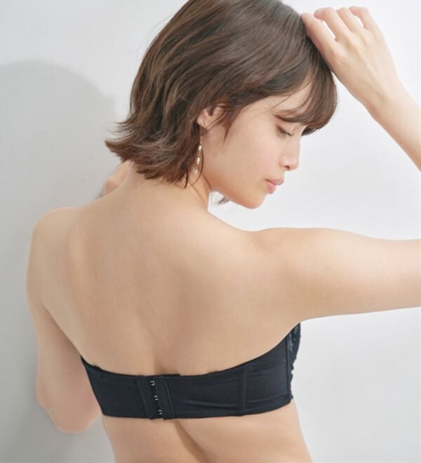 「＜ストラップレス＞まる胸メイクのちゅるんブラ＆ショーツセット（ブラジャー＆ショーツセット）」｜詳細画像