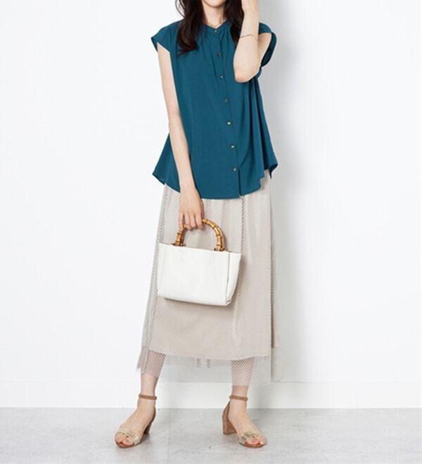 BELLUNA（ベルーナ）の「ギャザー使いフレンチスリーブブラウス（ブラウス）」｜詳細画像