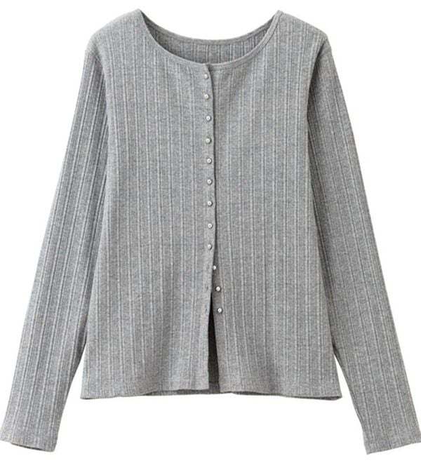 GeeRA（ジーラ）の「メニーボタンランダムリブトップス（カットソー）」｜詳細画像