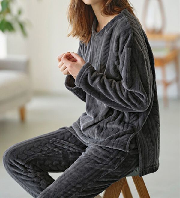 YU'NOW（ユナウ）の「【上下２点セット】ケーブルニット風フリースルームウェアセット（パジャマ・ルームウェア）」｜詳細画像