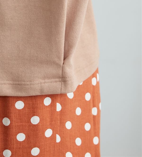 BELLUNA（ベルーナ）の「異素材切替ロゴプリントプルオーバー（カットソー）」｜詳細画像