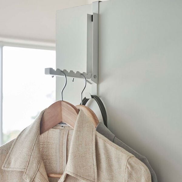 iellio（イエリオ）の「タワー　使わない時は収納できるドアハンガー　＜ｔｏｗｅｒ　山崎実業＞（リビング用品）」｜詳細画像