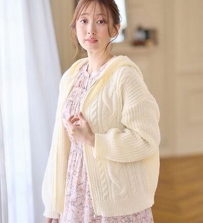 alotta（アロッタ）の「ケーブルニットジップパーカー（パーカー）」