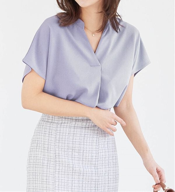 alotta（アロッタ）の「【４つの機能付】ひんやりスキッパーＴシャツブラウス（ブラウス）」｜詳細画像