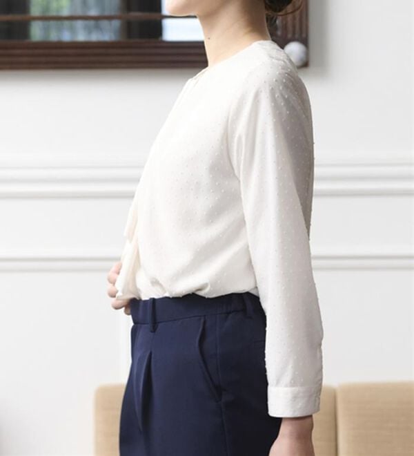 BELLUNA（ベルーナ）の「＜Ｃ／Ｓ＞ドットシフォンボウタイブラウス（ブラウス）」｜詳細画像