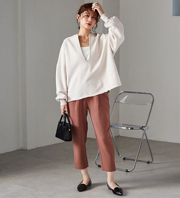 RANAN（ラナン）の「裏起毛Ｖネックロゴ刺しゅうスウェット（トレーナー・スウェット）」｜詳細画像