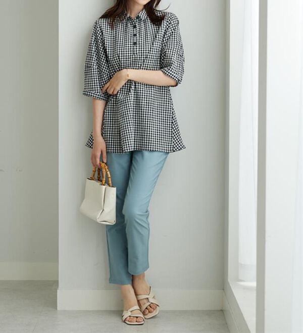 BELLUNA（ベルーナ）の「サッカー素材バックフレアーブラウス（ブラウス）」｜詳細画像