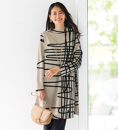 BELLUNA（ベルーナ）の「手描き風プリントカットソーチュニックワンピース（チュニックワンピース）」