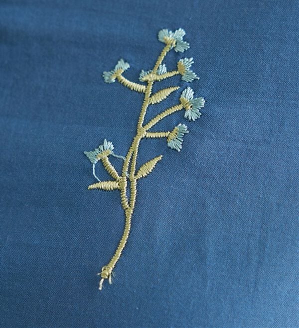 BELLUNA（ベルーナ）の「【Ｌａｇｒｉｌｕａ】花柄刺しゅうデザインチュニック（チュニック）」｜詳細画像