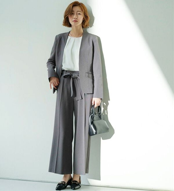 ＊極美品【UNTITLED】セットアップ パンツスーツ ノーカラー グレー2 極美品【UNTITLED】セットアップ パンツスーツ ノーカラー グレー2 極