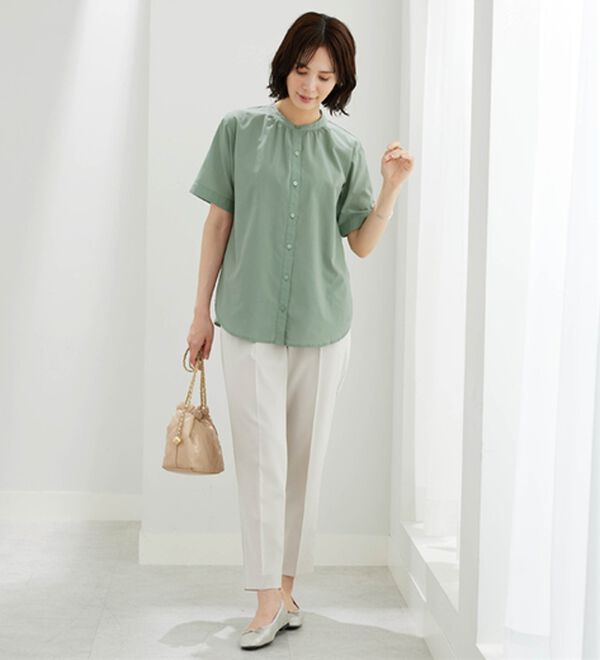 BELLUNA（ベルーナ）の「ギャザー使いバンドカラーブラウス（ブラウス）」｜詳細画像