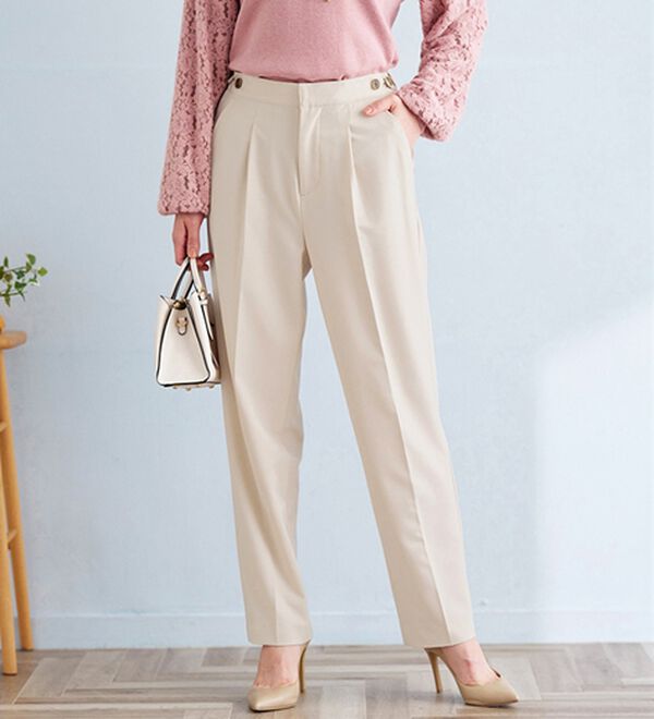 BELLUNA（ベルーナ）の「こっそりおなかがラクラク！ボタン使いウエスト調整テーパードパンツ（テーパードパンツ）」｜詳細画像