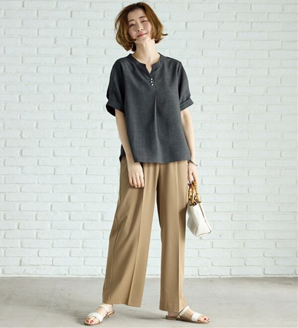 BELLUNA（ベルーナ）の「麻調合繊パール付タックデザインブラウス（ブラウス）」｜詳細画像