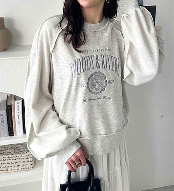 GeeRA（ジーラ）の「リメイク風刺しゅうロゴ裏毛スウェット（カットソー）」｜詳細画像