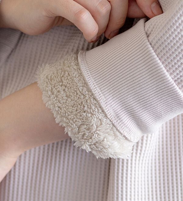 BELLUNA（ベルーナ）の「 【快適Ｌａｂ．】ワッフル素材裏ボアハイネックプルオーバー（カットソー）」｜詳細画像