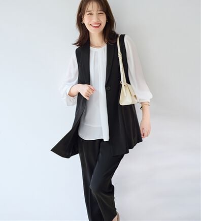 Viola e Viola（ヴィオラ エ ヴィオラ）の「【５つの機能付】３点セットジレパンツスーツ（パンツスーツ）」