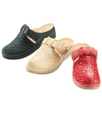 BELLUNA（ベルーナ）の「刺しゅうデザイン柔らかソールミュール（サンダル・ミュール）」