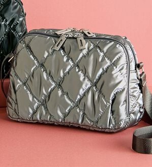 BELLUNA（ベルーナ）の「キルティングが上品な大人のお財布ショルダー（ショルダーバッグ）」｜ガンメタリック