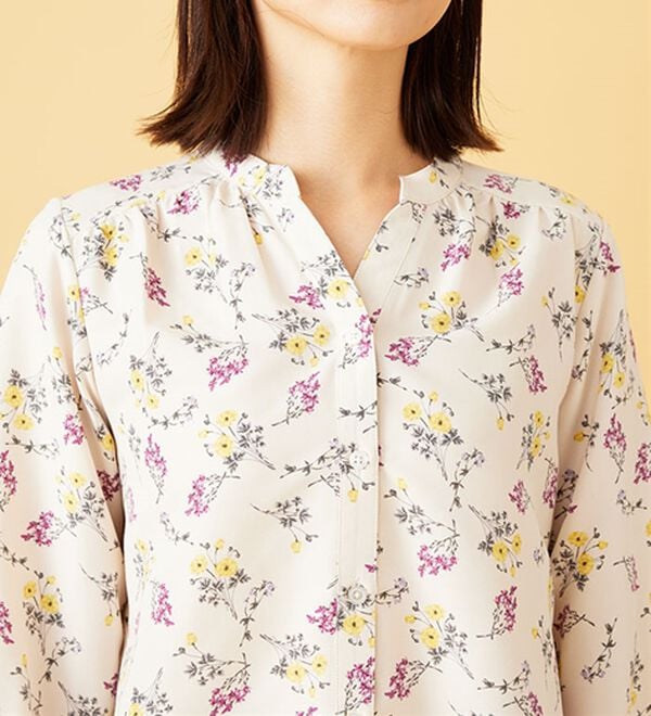 BELLUNA（ベルーナ）の「ふんわり柔らかギャザー使いブラウス（ブラウス）」｜詳細画像