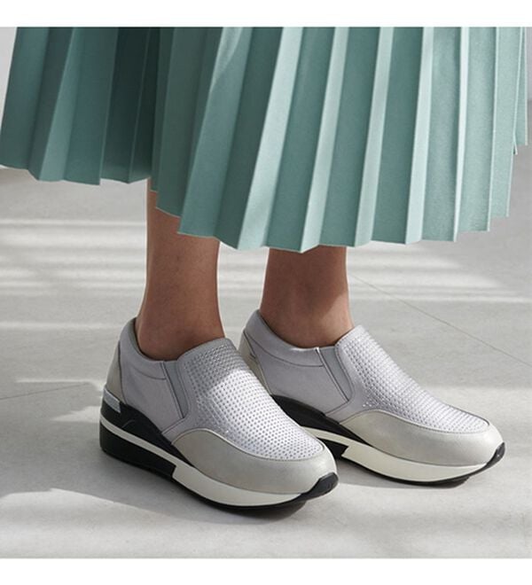 ルフラン（ルフラン）の「きれいめコーデにも合う４Ｅきらめきヒールアップスニーカー（スニーカー）」｜詳細画像